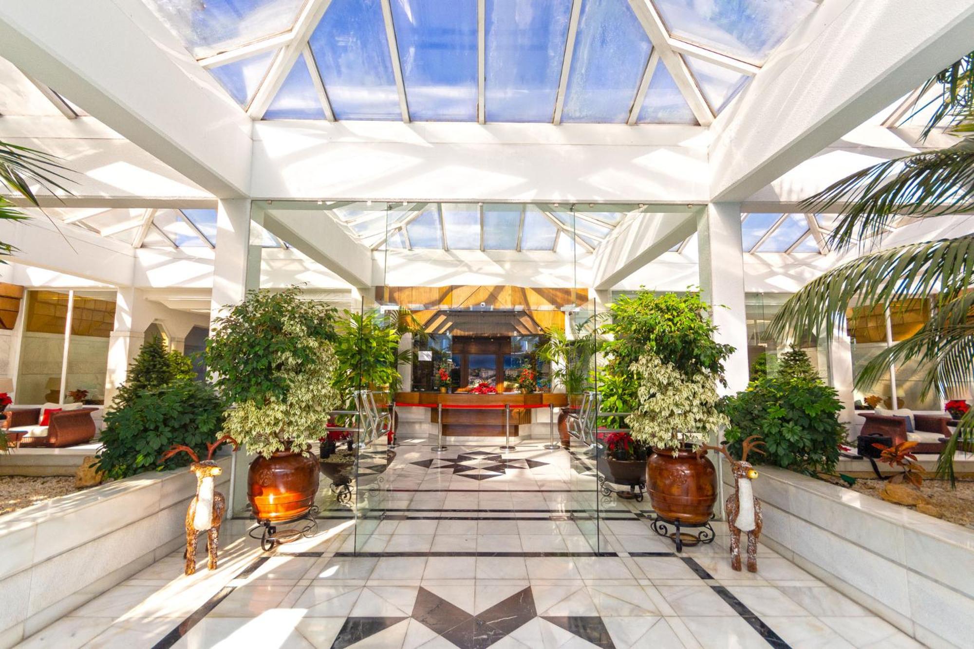 Luxury 5* 3 Beds In Playas Del Duque, Puerto Banus Apartamento
