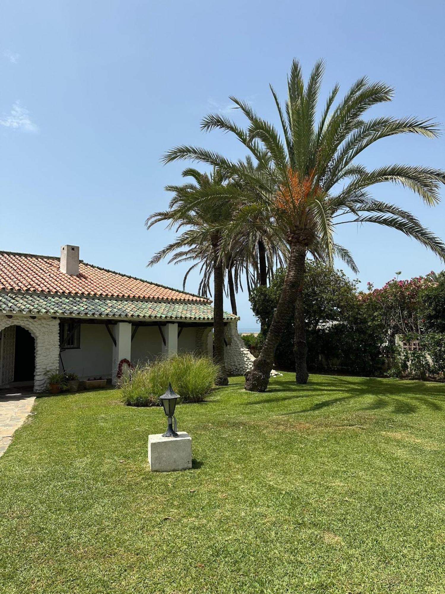 1100 Beachfront First Line Marbella