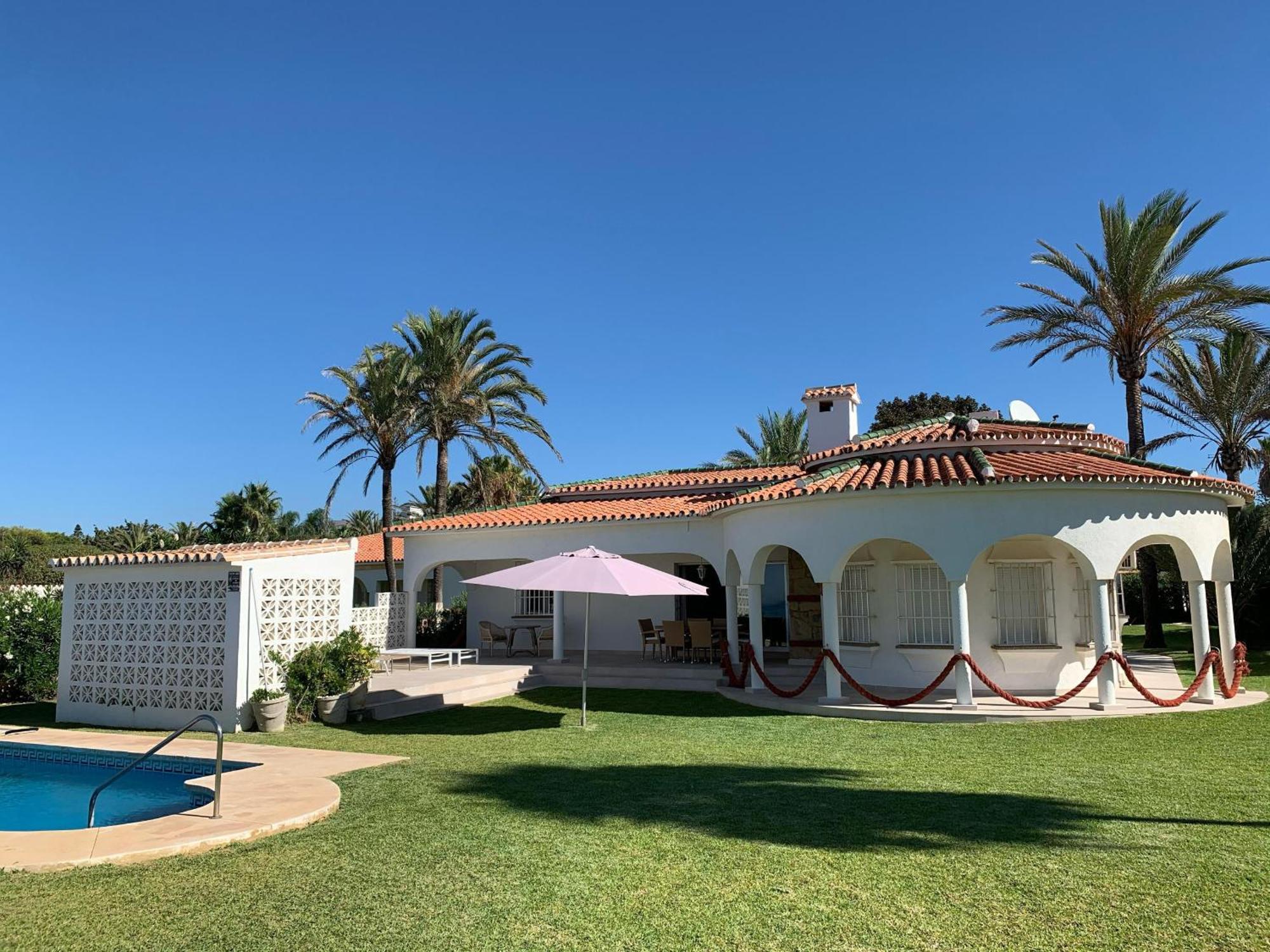1100 Beachfront First Line Villa Marbella