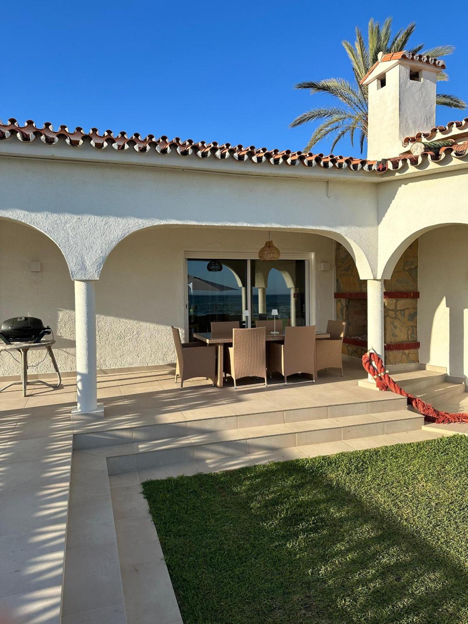 Villa 1100 Beachfront First Line Marbella