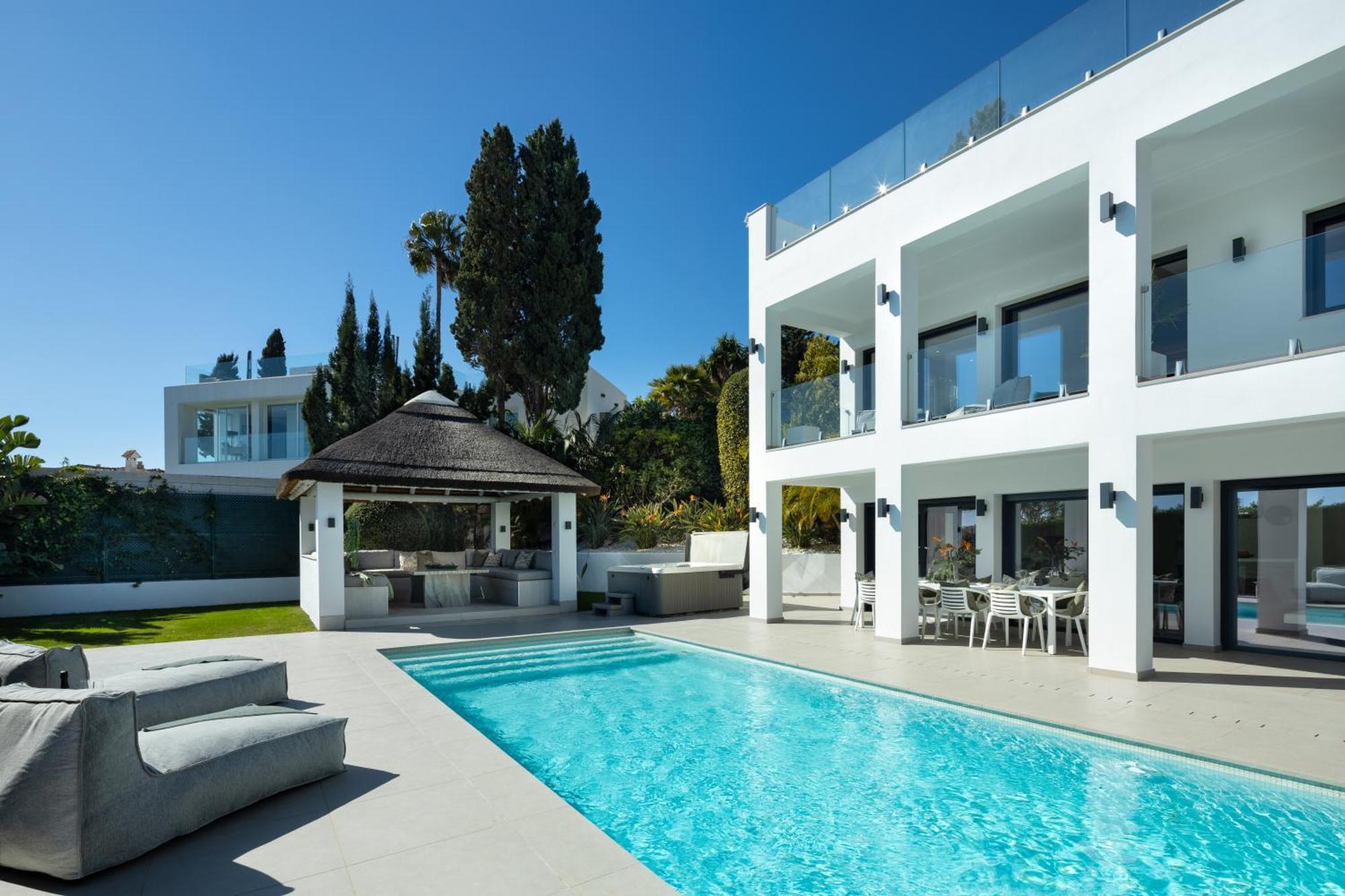Angelique, 5 Bdr With Private Pool In Puerto Banus Villa Marbella