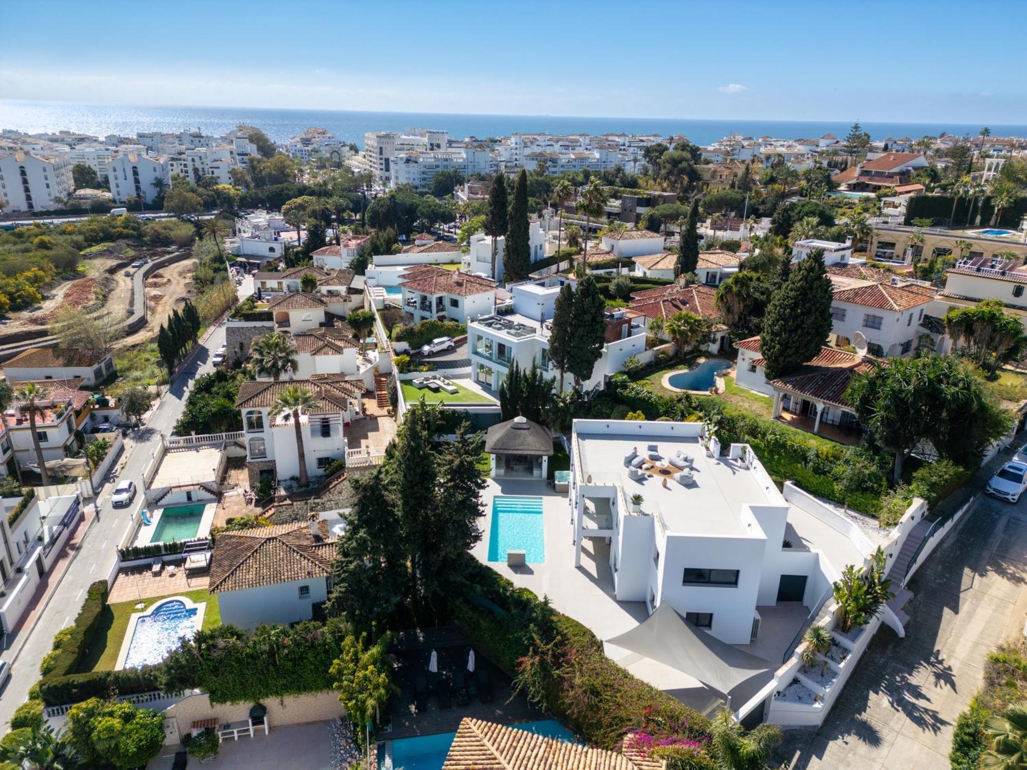 Angelique, 5 Bdr With Private Pool In Puerto Banus
