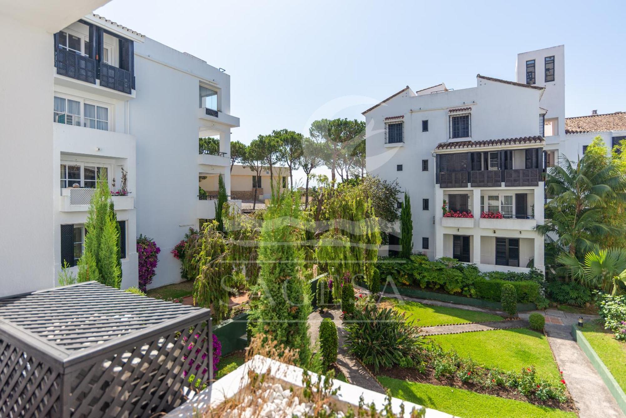 Jardines De Golondrinas Marbella