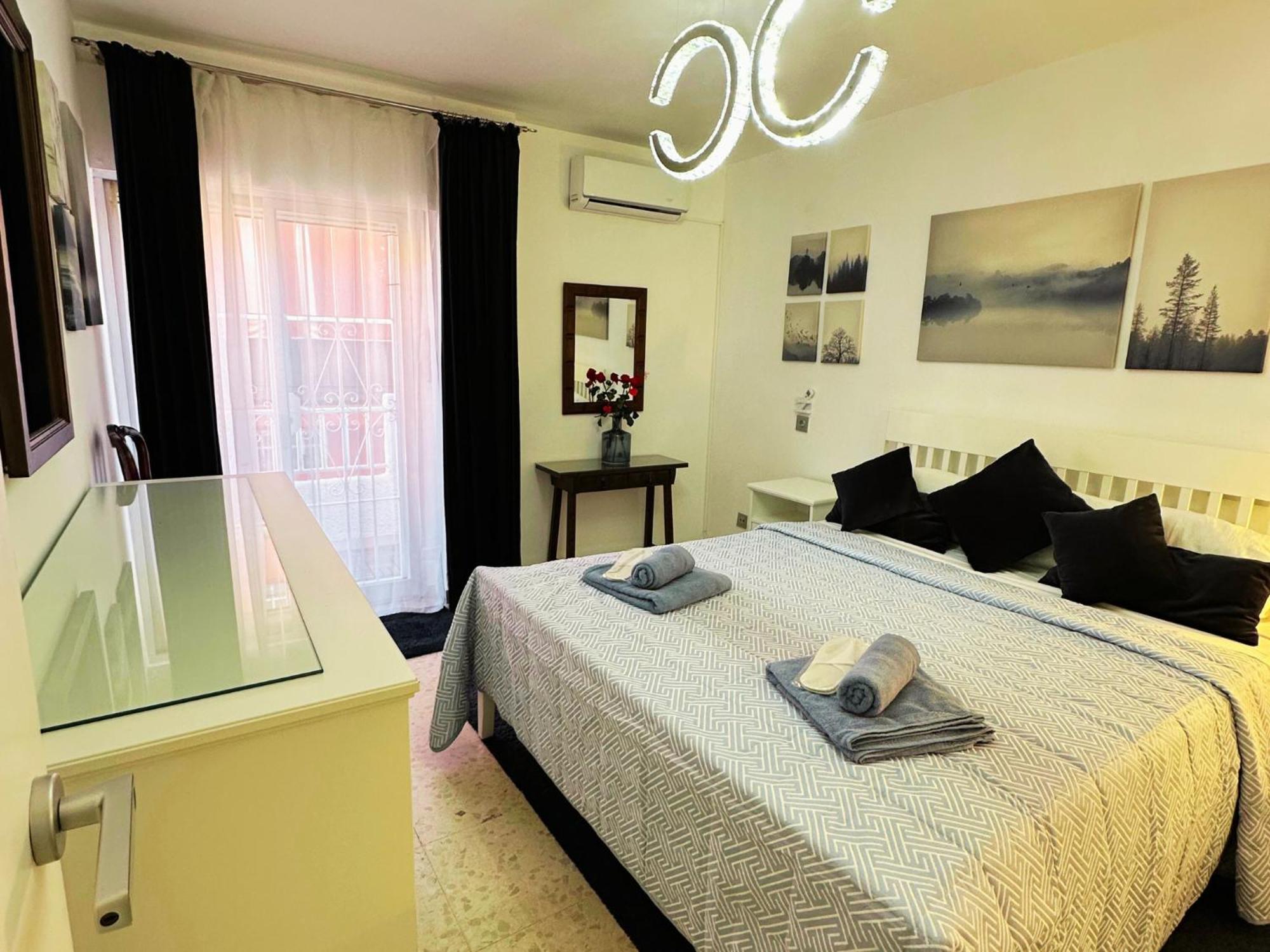 Old Town Apartment *