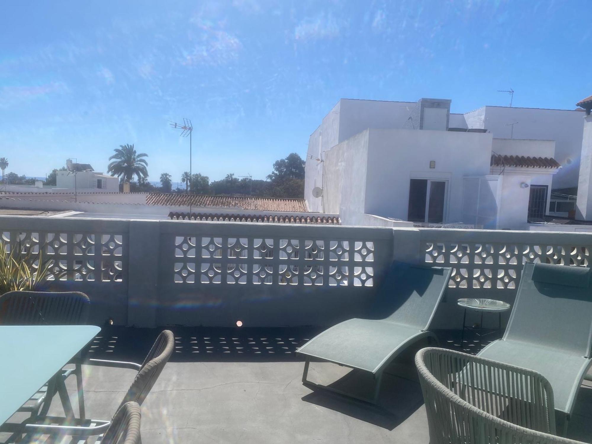 Romantic Rooftop With Stunning Sea And Mountain Views *