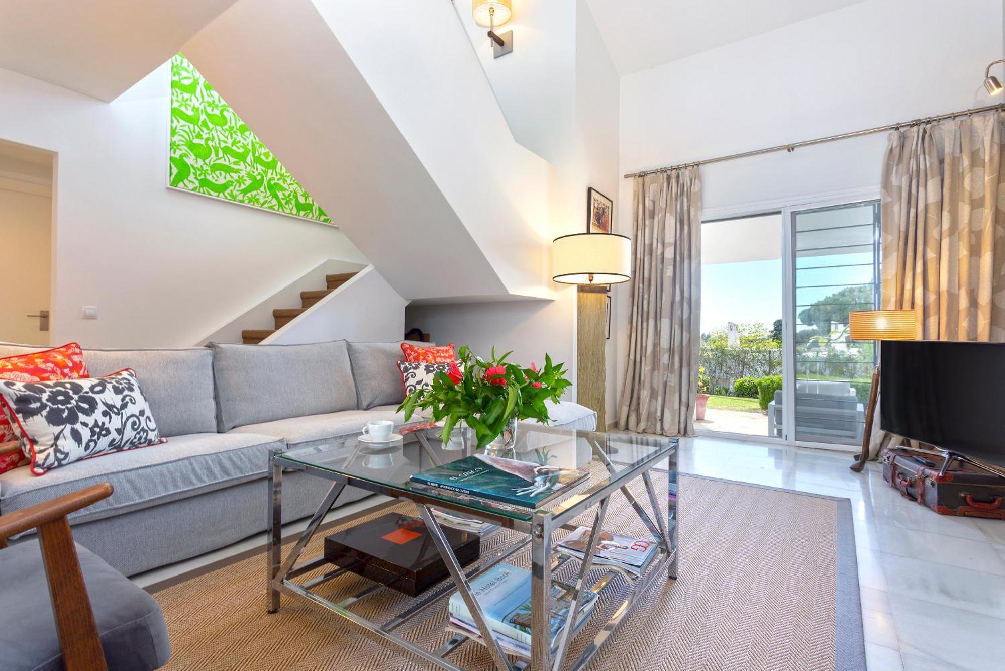 Genteel Aloha Golf Apartment