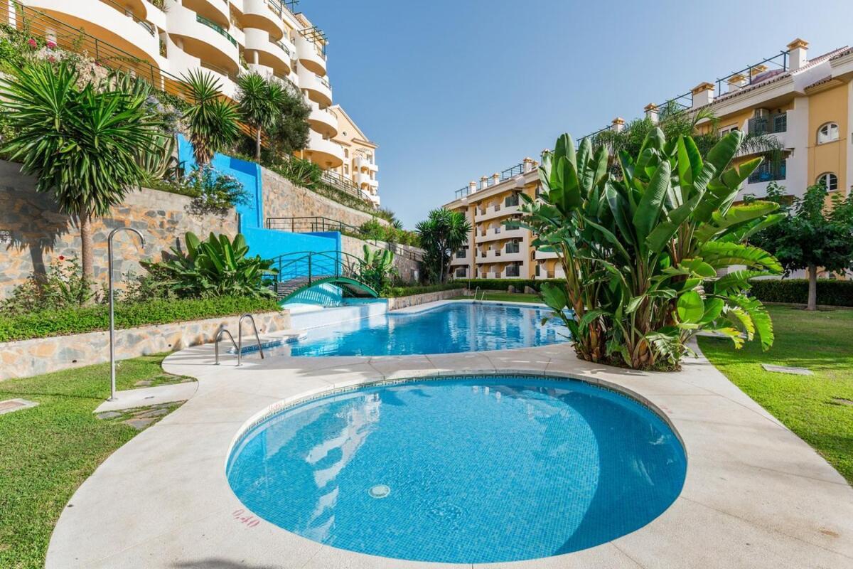 Apartment 3 Bed Duplex By Puerto Banus, Marbella, 3 Pools, Sea Views *