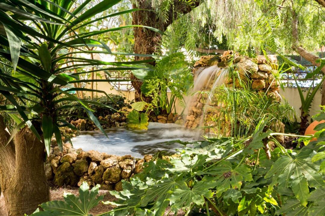 Apartment 3 Bed Duplex By Puerto Banus, Marbella, 3 Pools, Sea Views Marbella