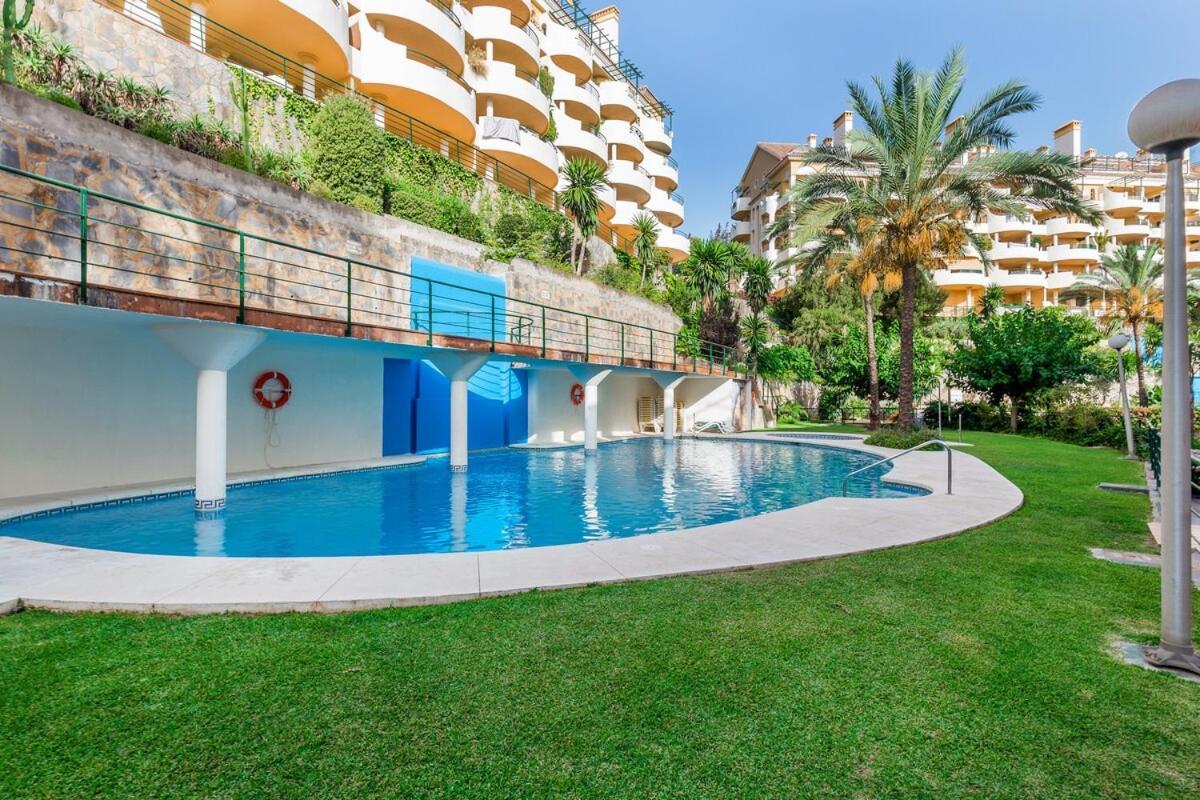 Apartment 3 Bed Duplex By Puerto Banus, Marbella, 3 Pools, Sea Views Marbella