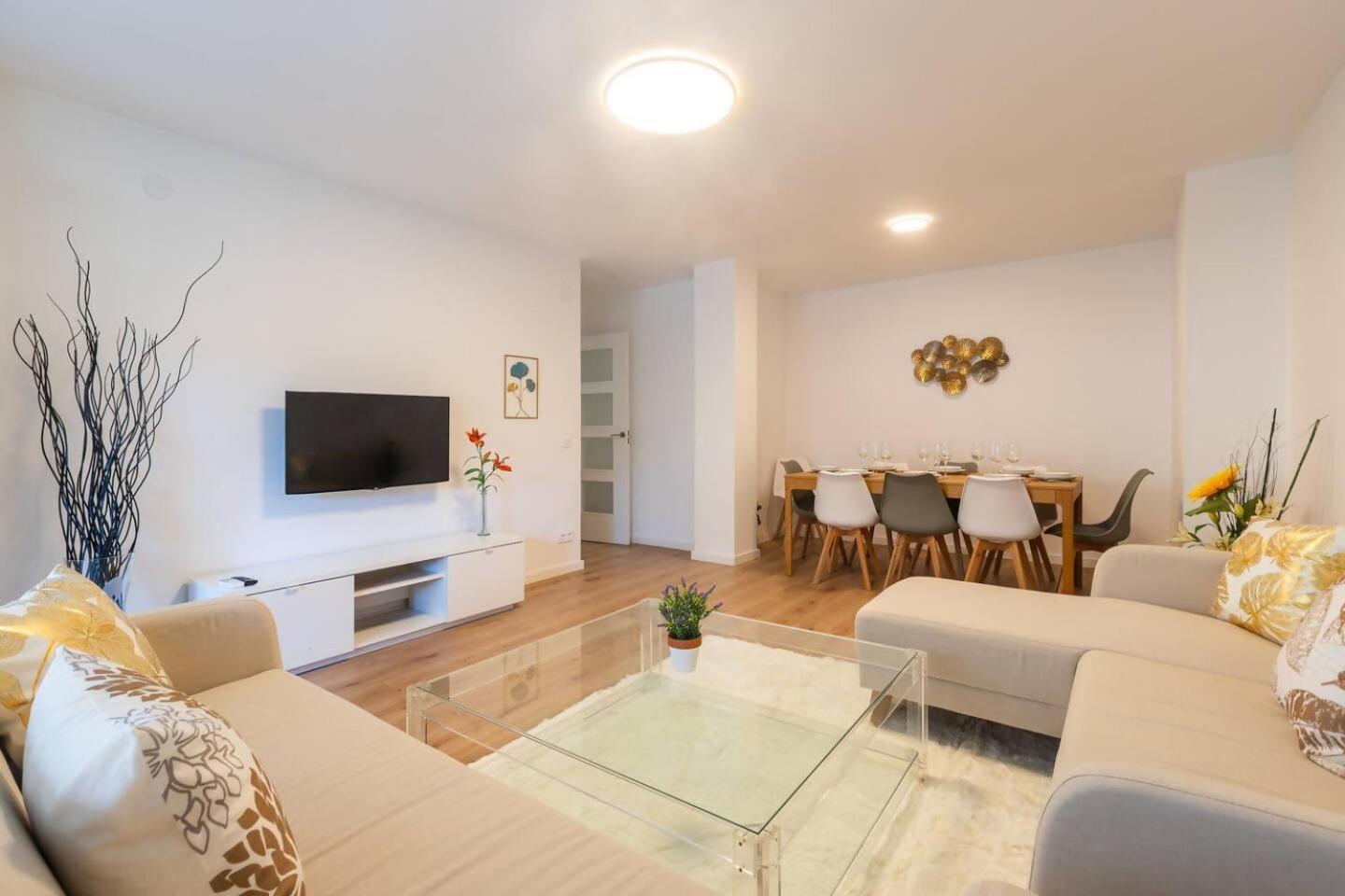 Old Town Con Parking Apartment