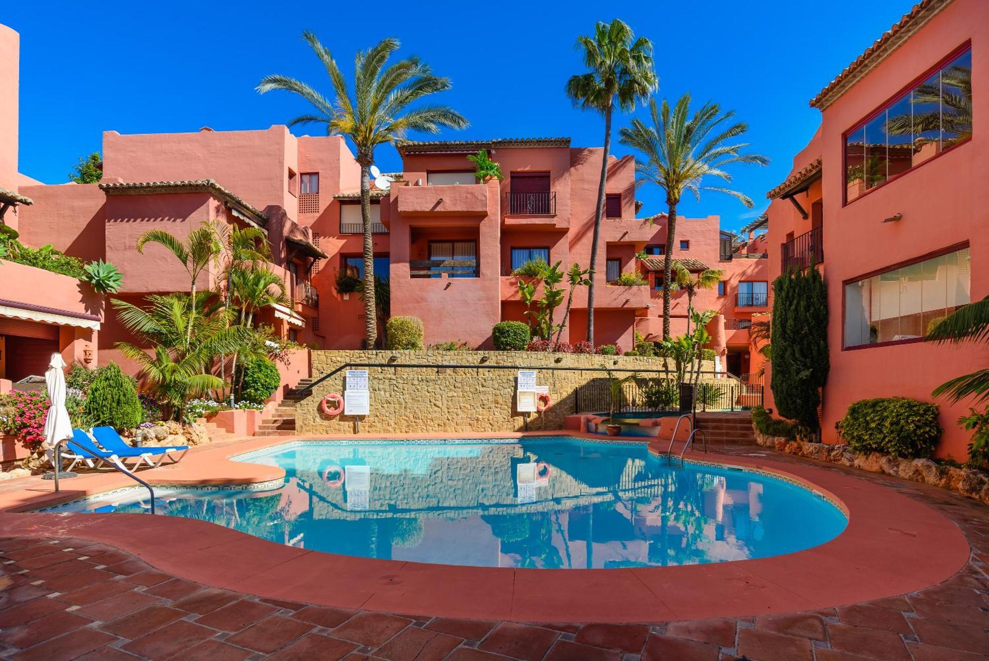 Jardines De Don Carlos Apartment Marbella