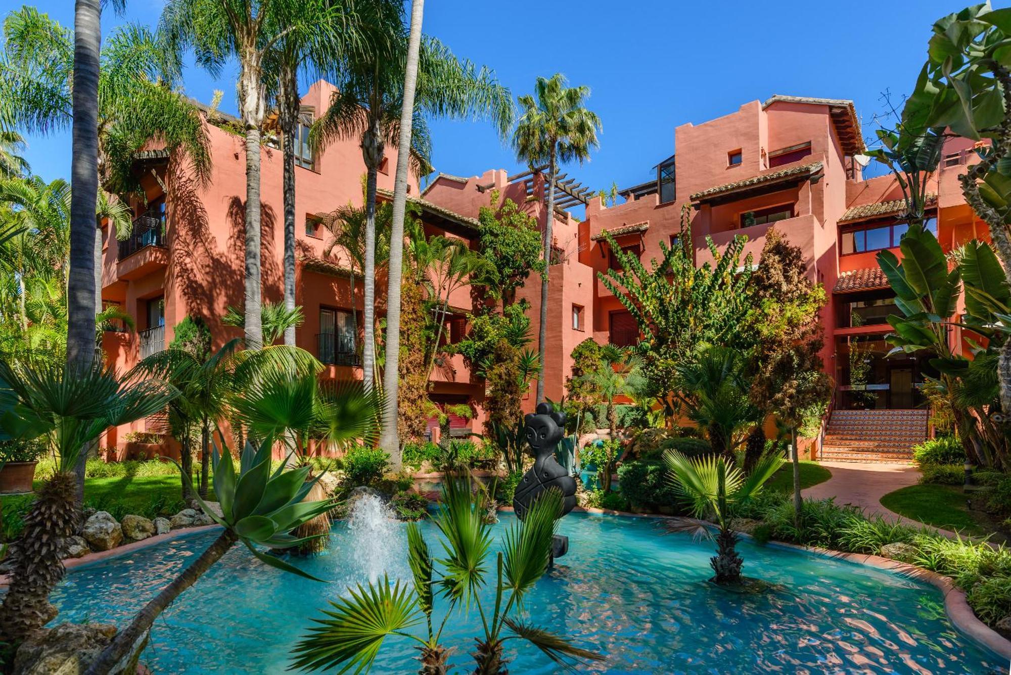 Jardines De Don Carlos Apartment Marbella