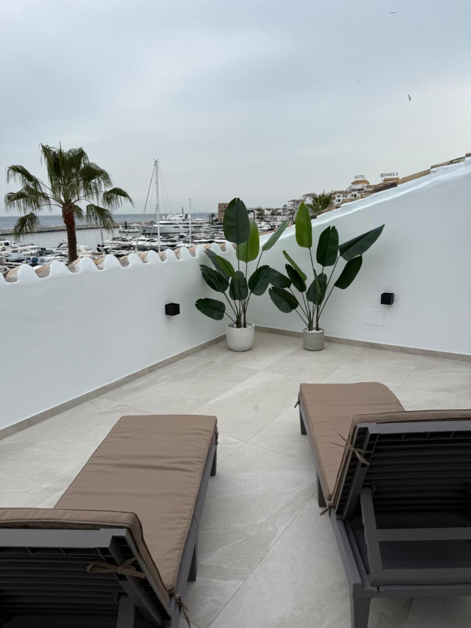 243-fully Renovated-puerto Banus Front Line Penthouse Appartement Marbella