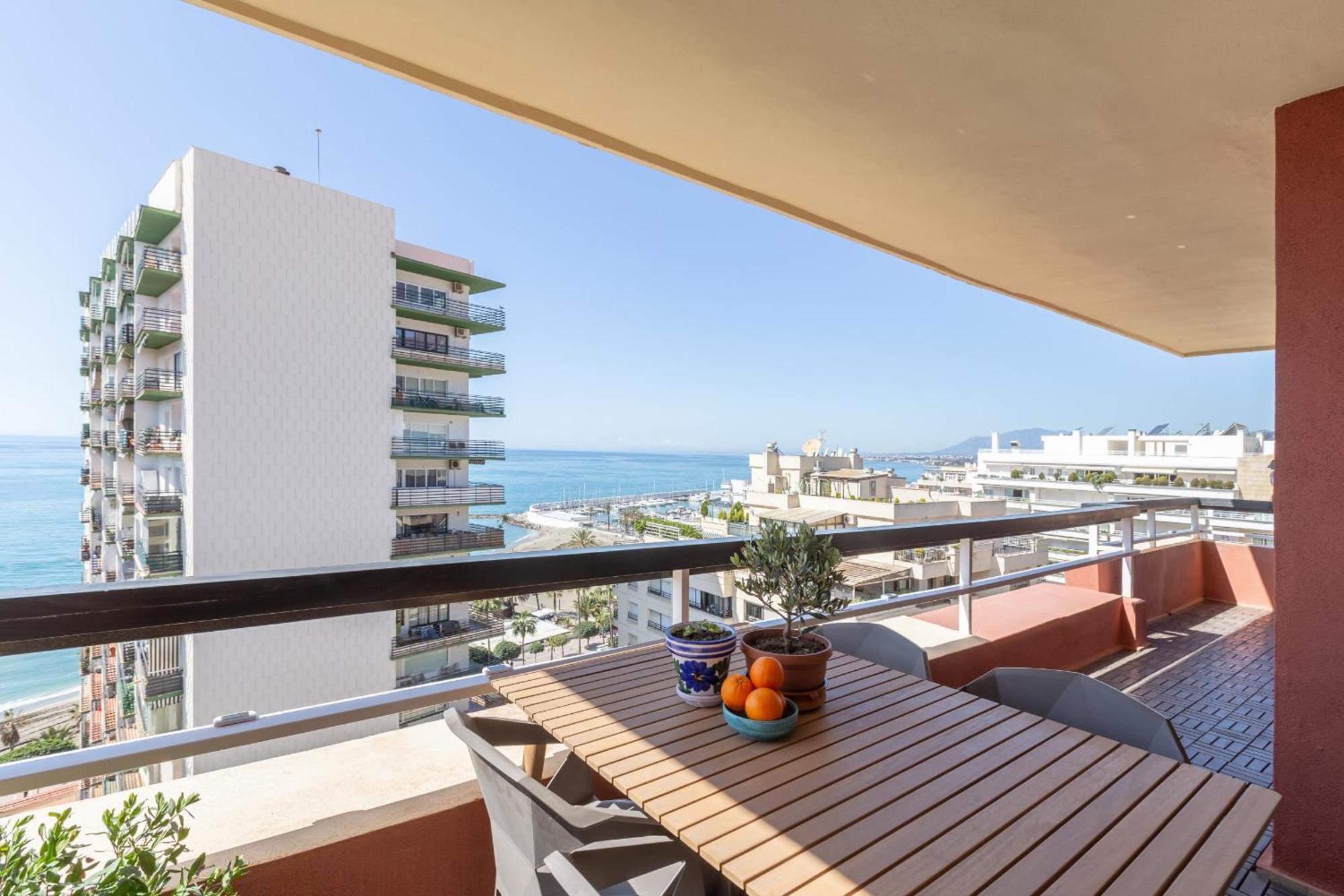 Port Beachfront - Eaw Homes Apartment *