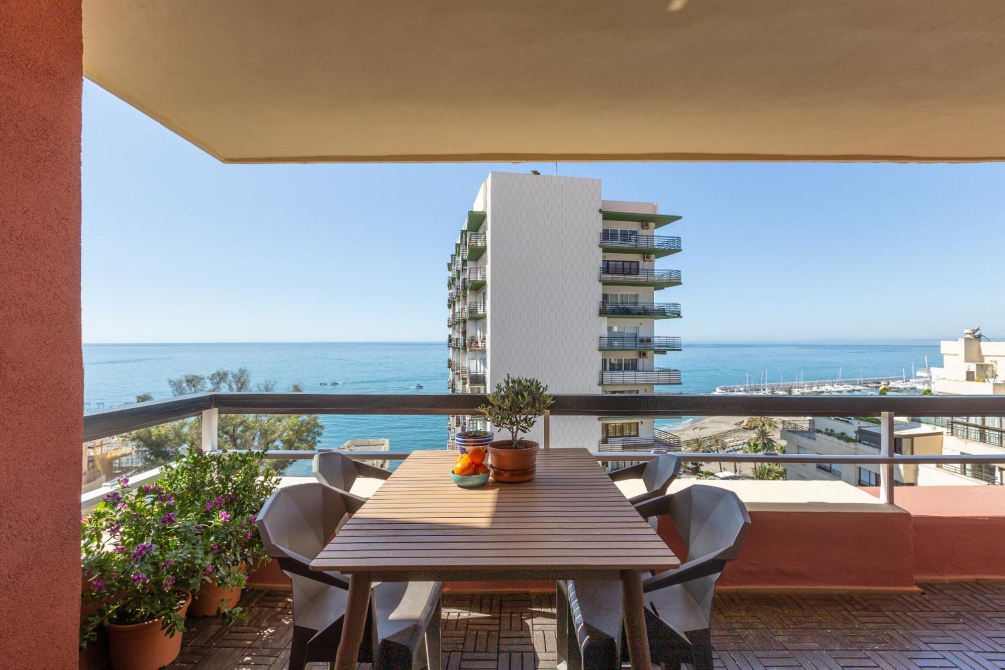 Port Beachfront - Eaw Homes Apartment