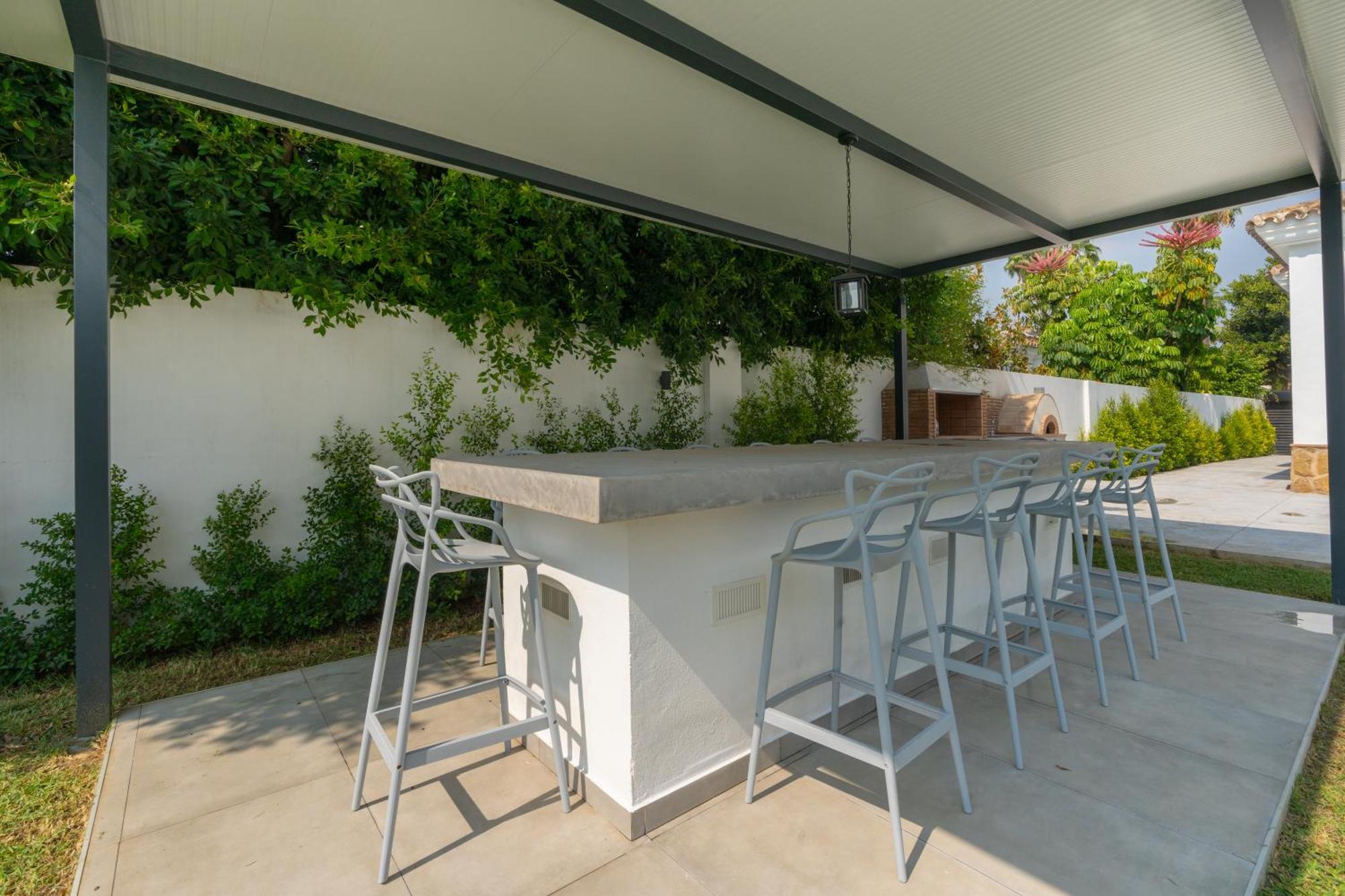 Apartment Newly Renovated 6 Bdrm Grand W Pool And Views Marbella