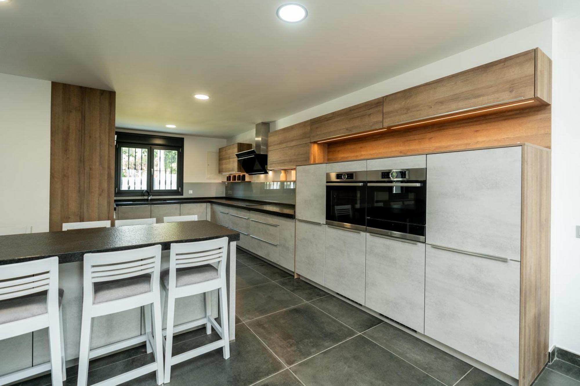Newly Renovated 6 Bdrm Grand W Pool And Views * Marbella