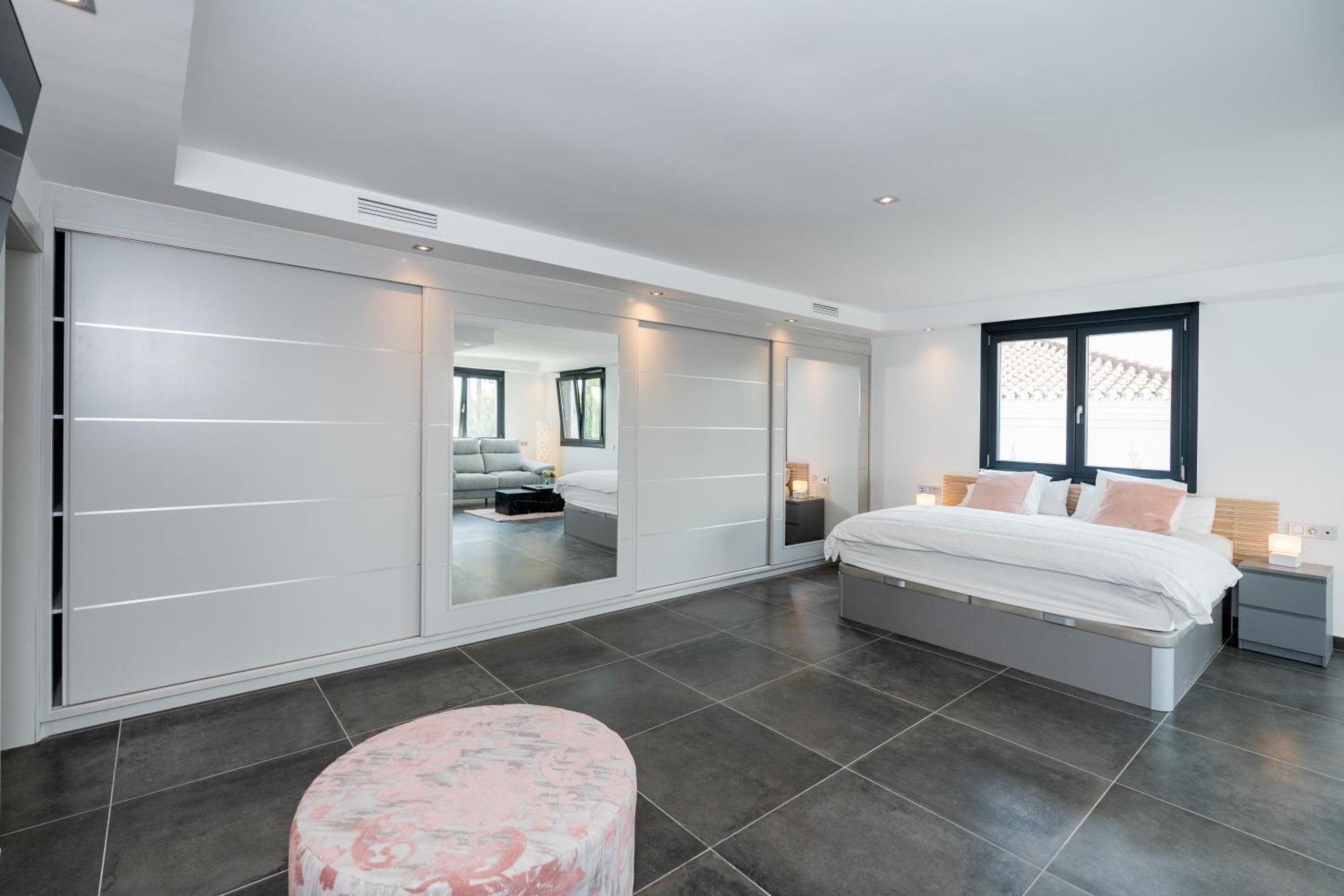 Newly Renovated 6 Bdrm Grand W Pool And Views * Marbella