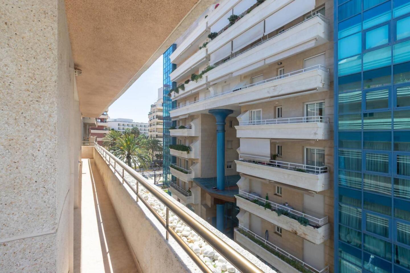 Camelias Playa Con Parking Apartment Marbella