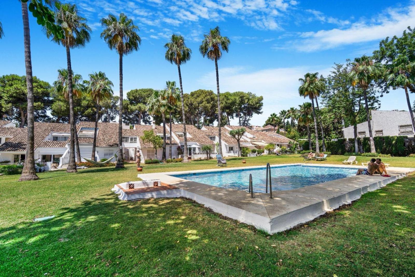 Jazmines Nueva Andalucia Terrace Pool Apartment *