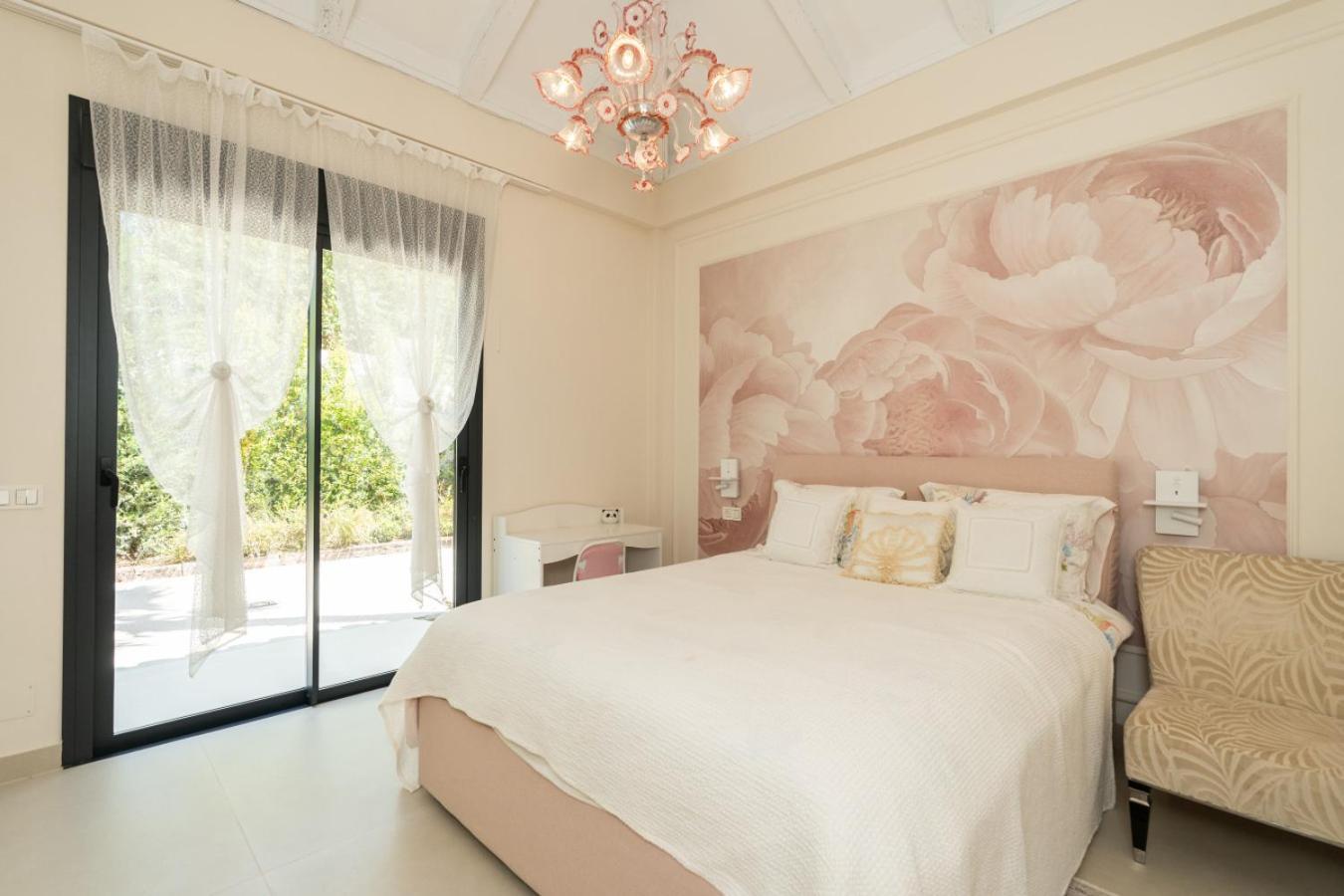 Stunning 6-bedroom In Guadalmina Baja Marbella