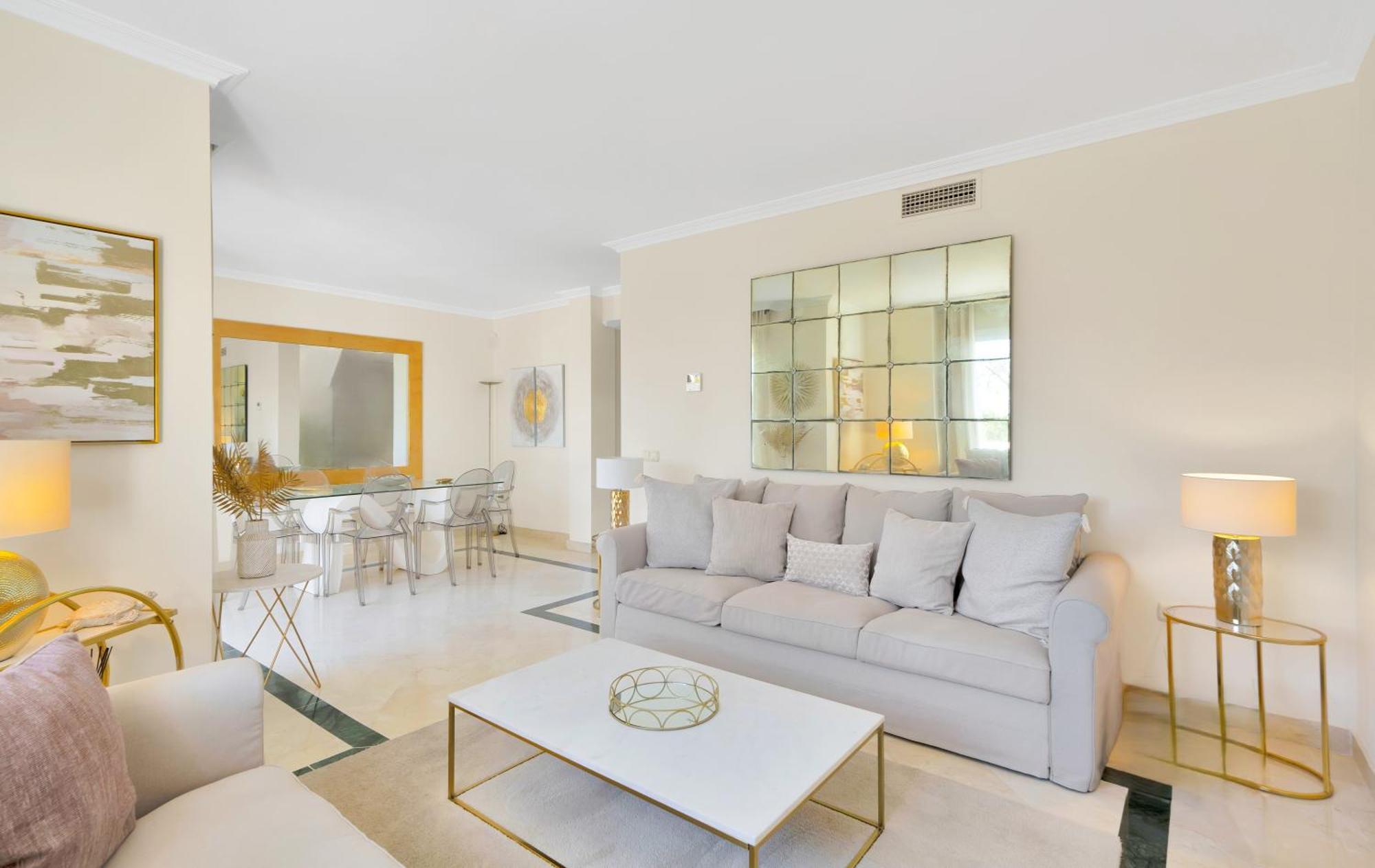 Apartamento Luxury Penthouse With Sea Views In Marbella Golden Mile, Puente Romano Area *