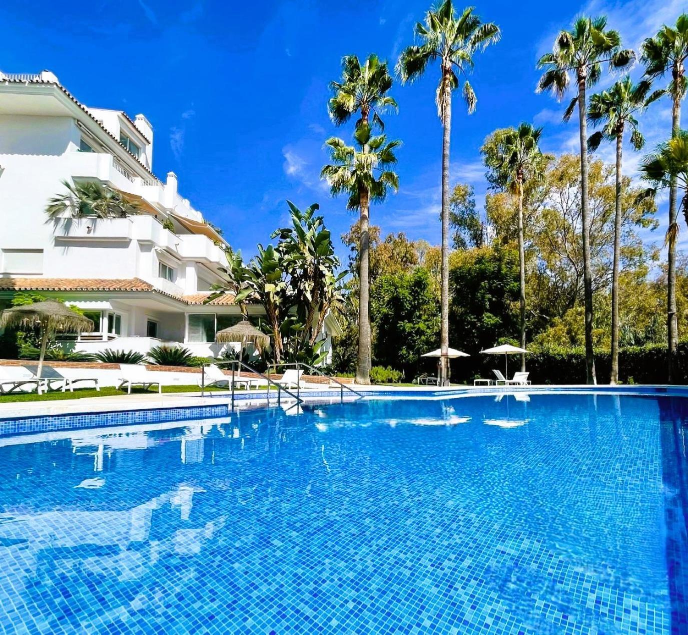 Apartamento Luxury Penthouse With Sea Views In Marbella Golden Mile, Puente Romano Area