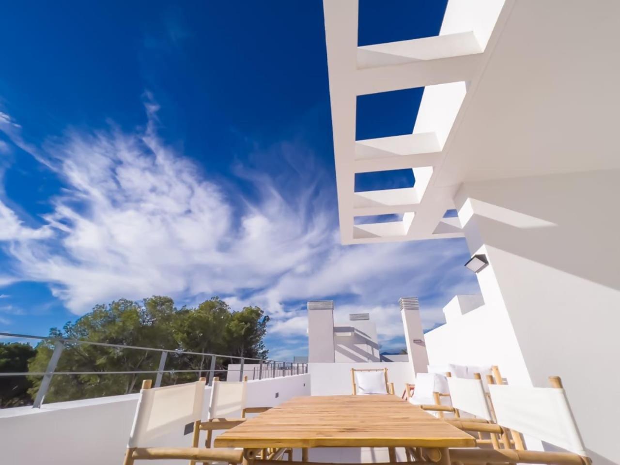 Penthouse On The Golden Mile Apartment *