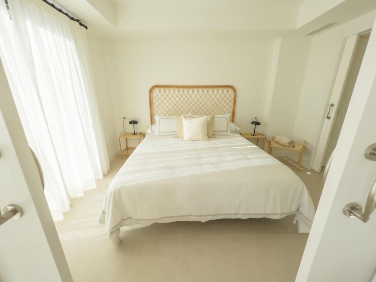 Pent-house On The Golden Mile Apartment *