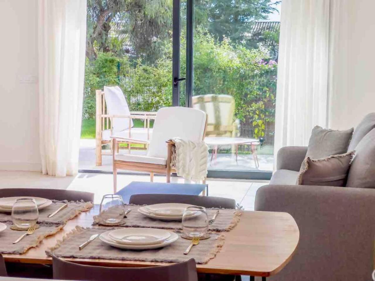 Apartamento Bajo Con Jardin En La Milla De Oro *