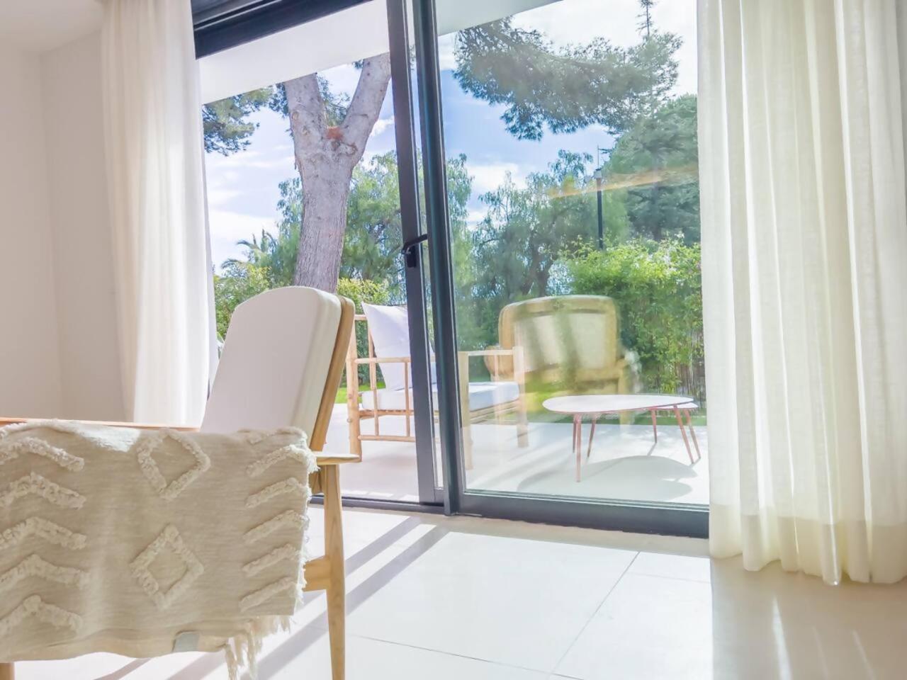 Bajo Con Jardin En La Milla De Oro * Marbella
