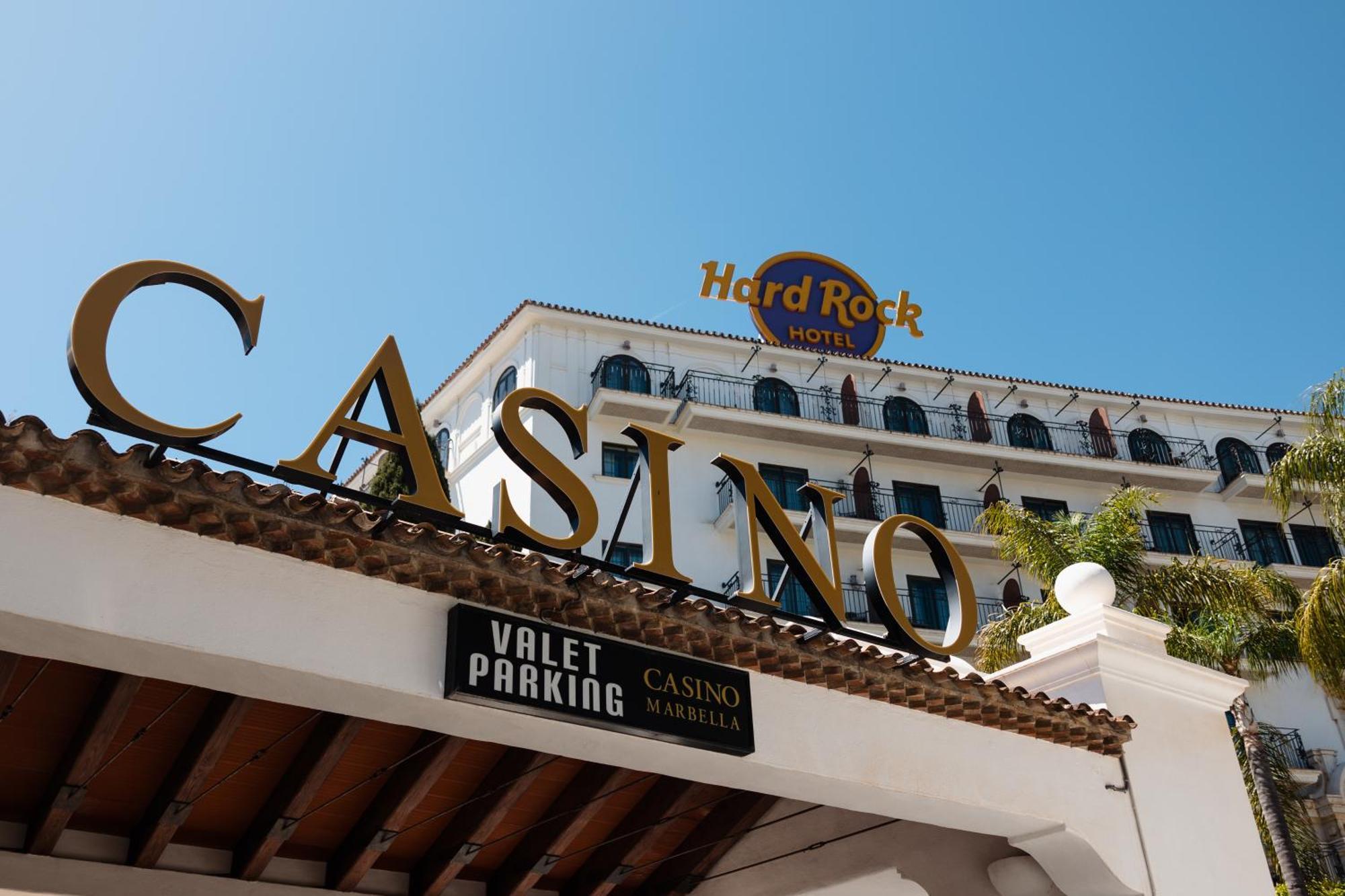 Vacation In The Location, With Terrace, Pool And Bbq, In Center * Marbella