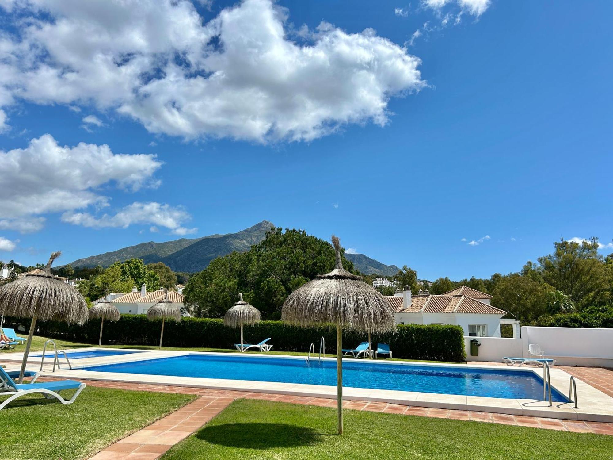 Vakantiehuis House In Surrounded By Golf Courses *