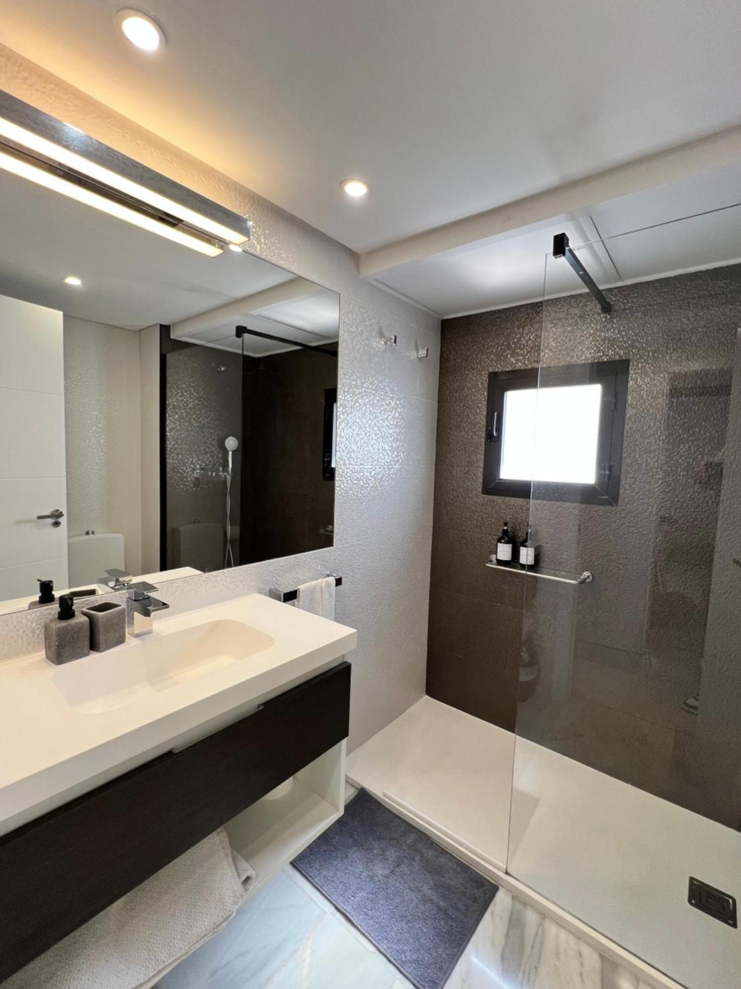 Puerto Banus. Urb Jardines Del Puerto. For Up To 6 Apartamento Marbella