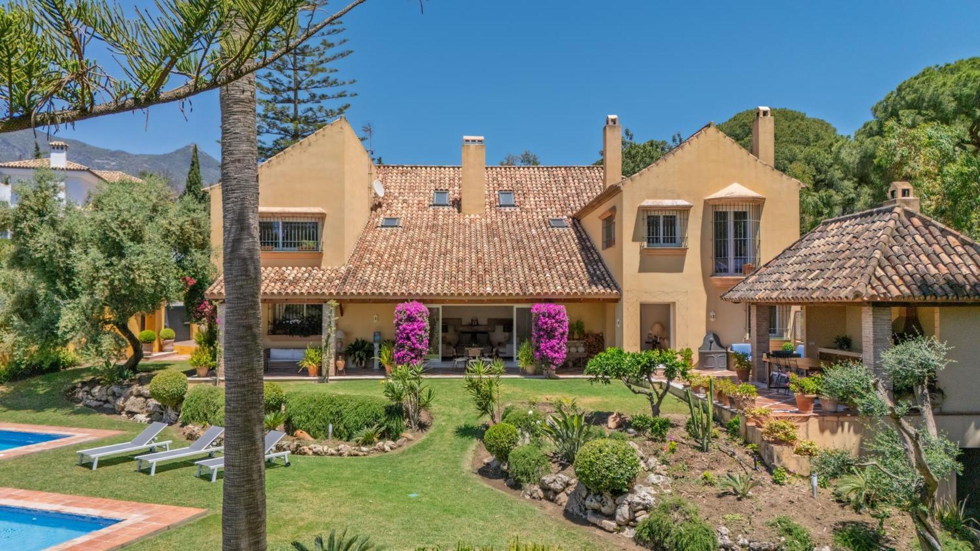 Villa In Great Location *