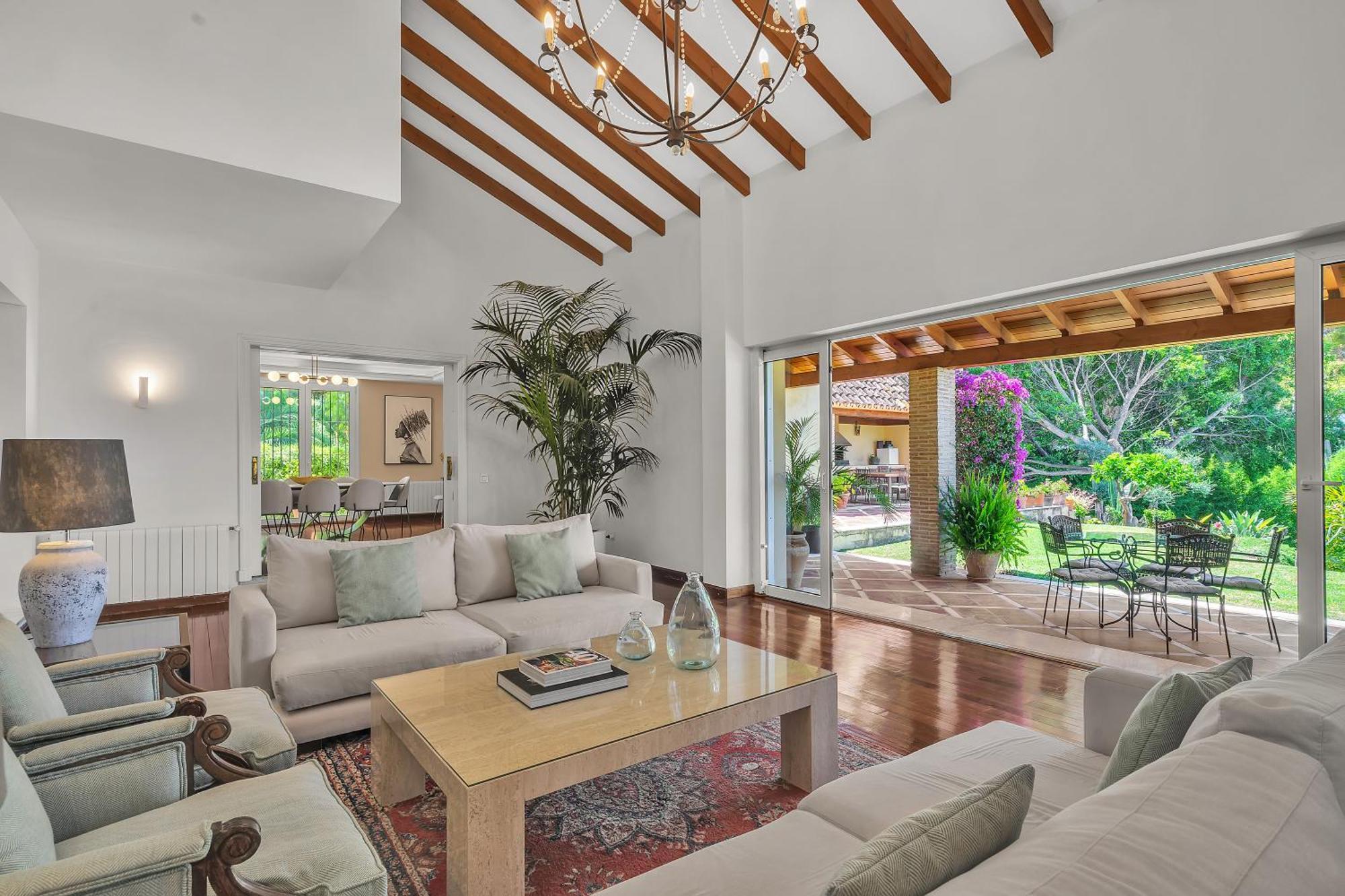 In Great Location Villa *
