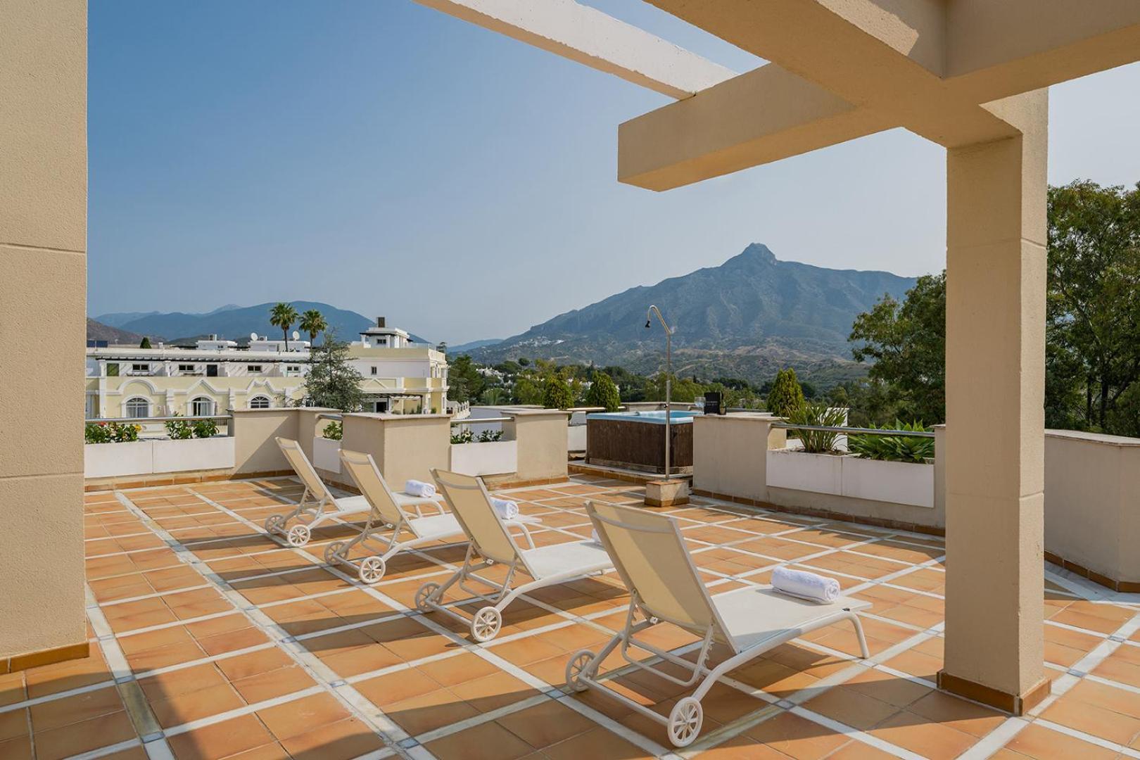 Molo Residences Boutique & *