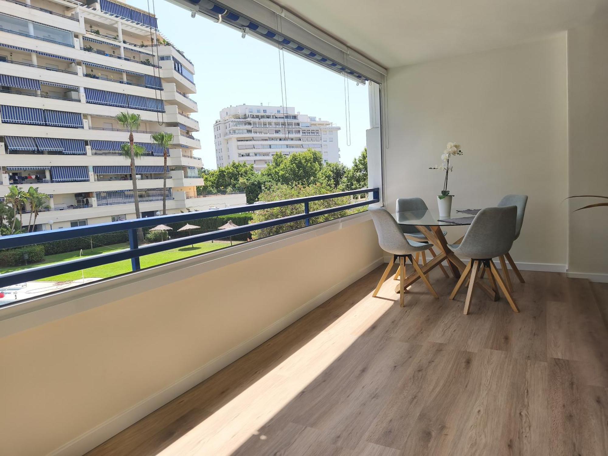 Apartment With Private Bathroom In Shared Marbella