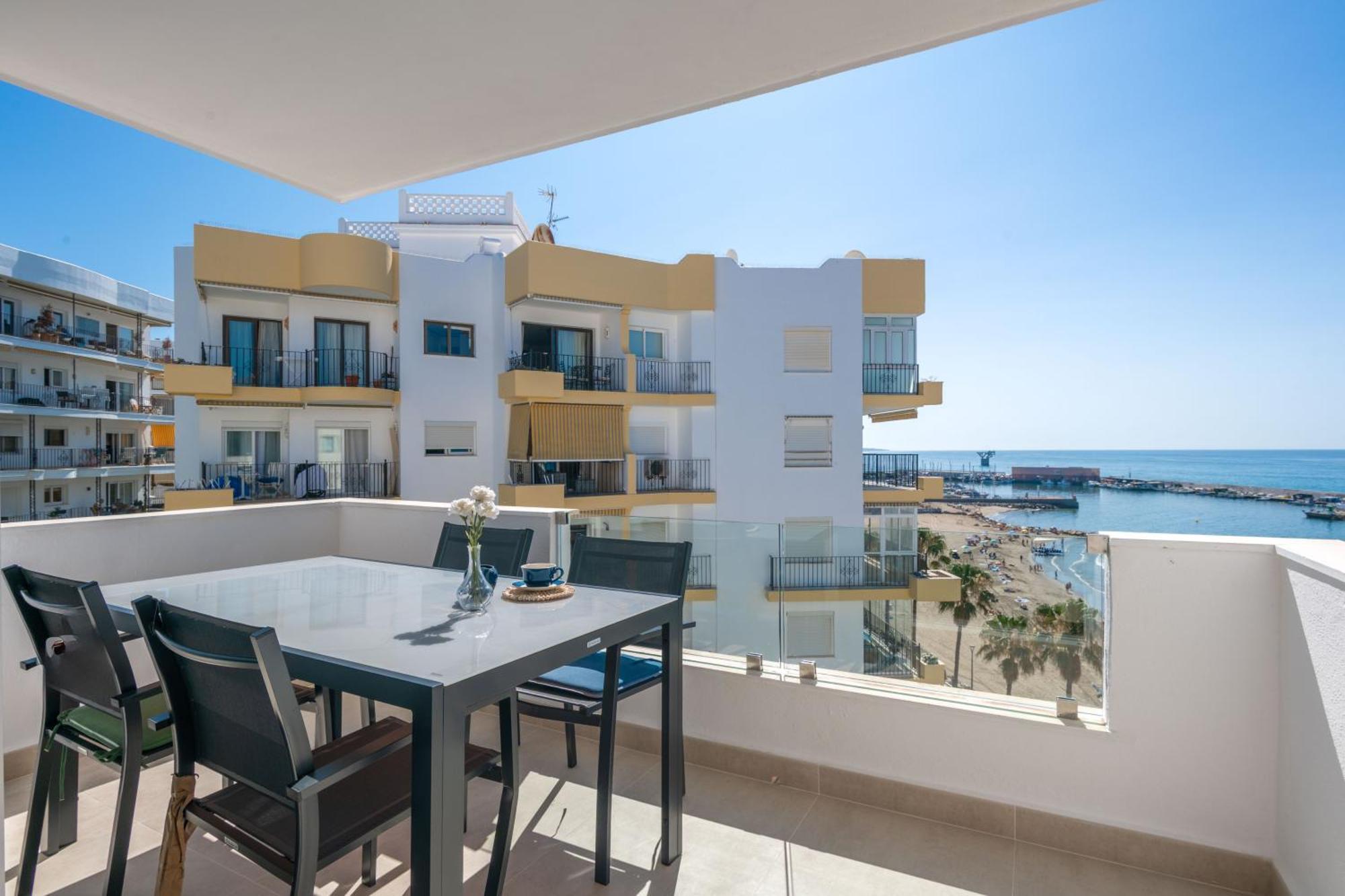 In Front Of Sea & Center Apartment Marbella