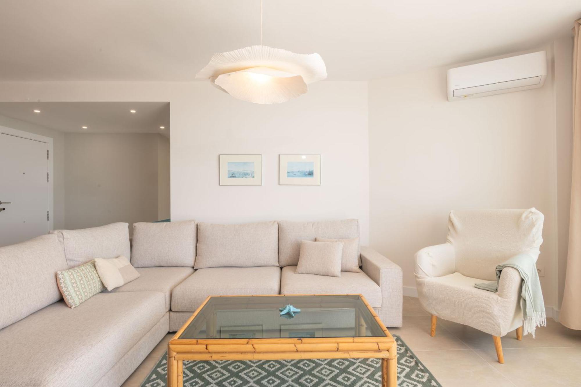 In Front Of Sea & Center Apartment Marbella