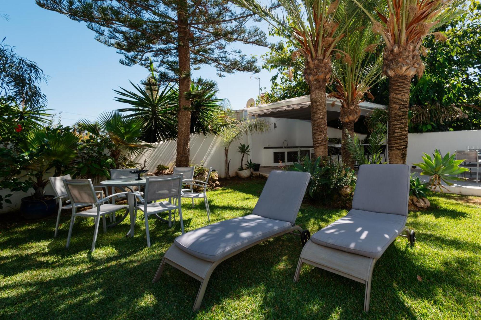 Oceano - A Beachfront Retreat With Heated Pool And Jacuzzi In Costabellla, Marbella