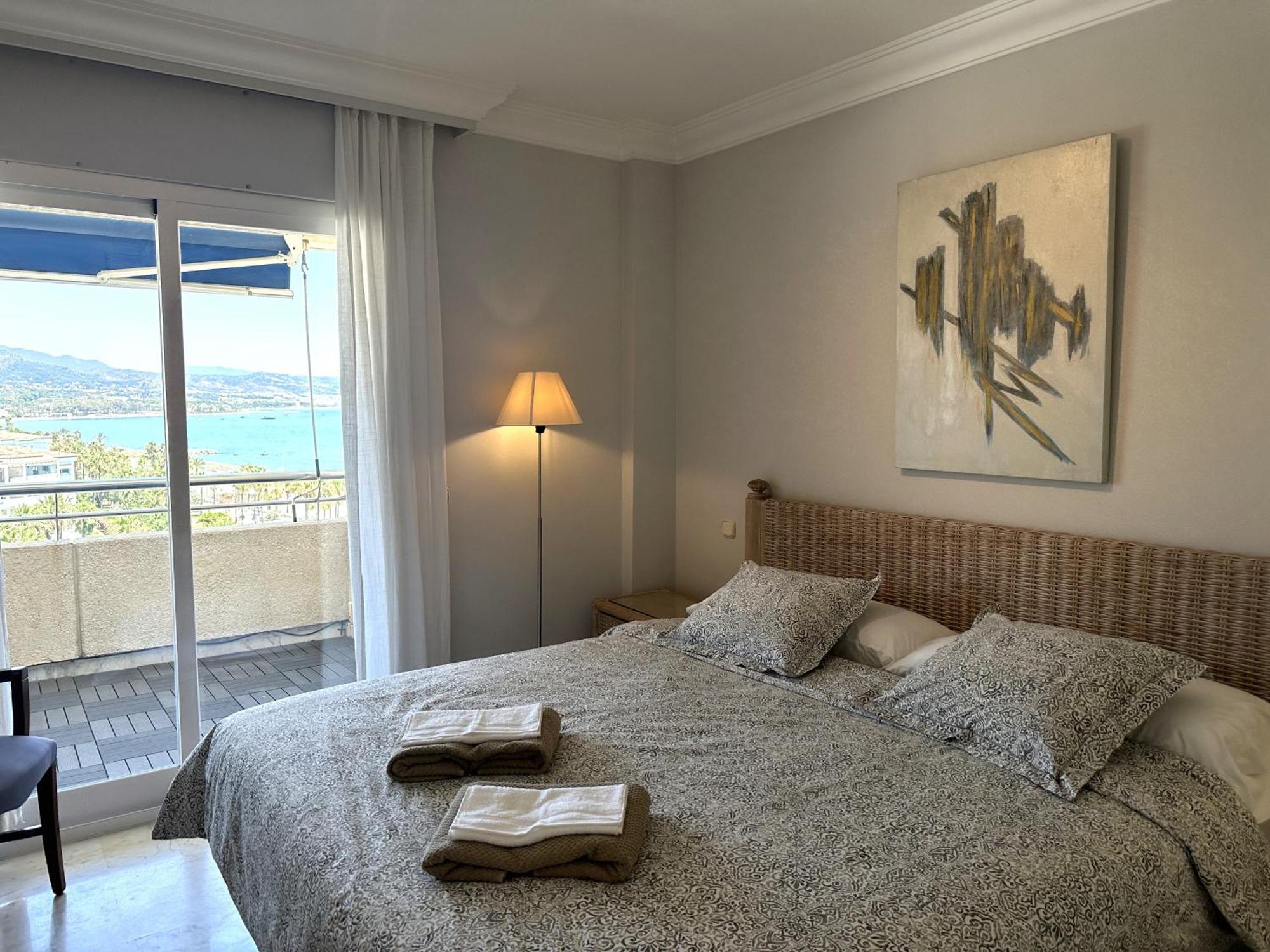 Topmarbella Marina Banus Luxurious Apartment, Sea And Mountain Views Appartement