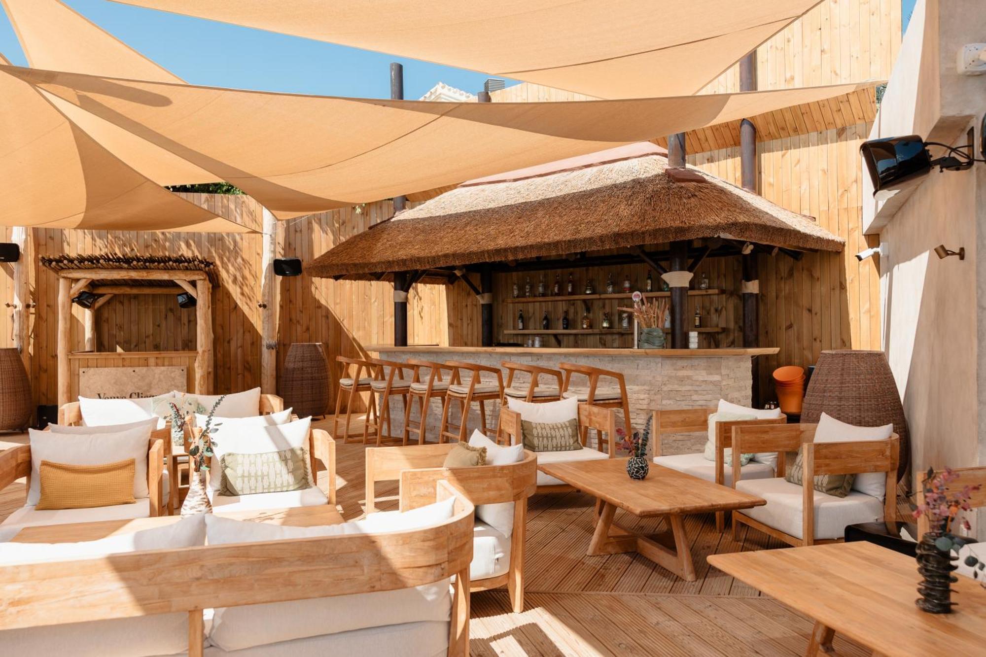 Holiday home Oceano - A Beachfront Retreat With Heated Pool And Jacuzzi In Costabellla, *