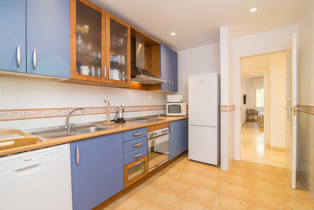 Golden Mile Oasis: Beachfront Family Haven At Puente *
