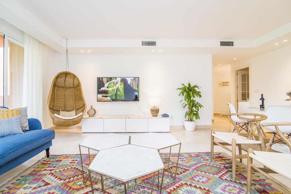 Golden Mile Oasis: Beachfront Family Haven At Puente Marbella