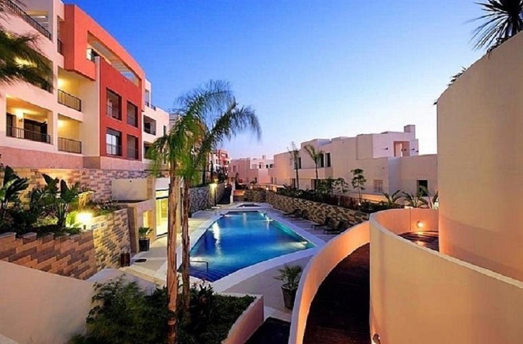 Luxurious With Area Apartment