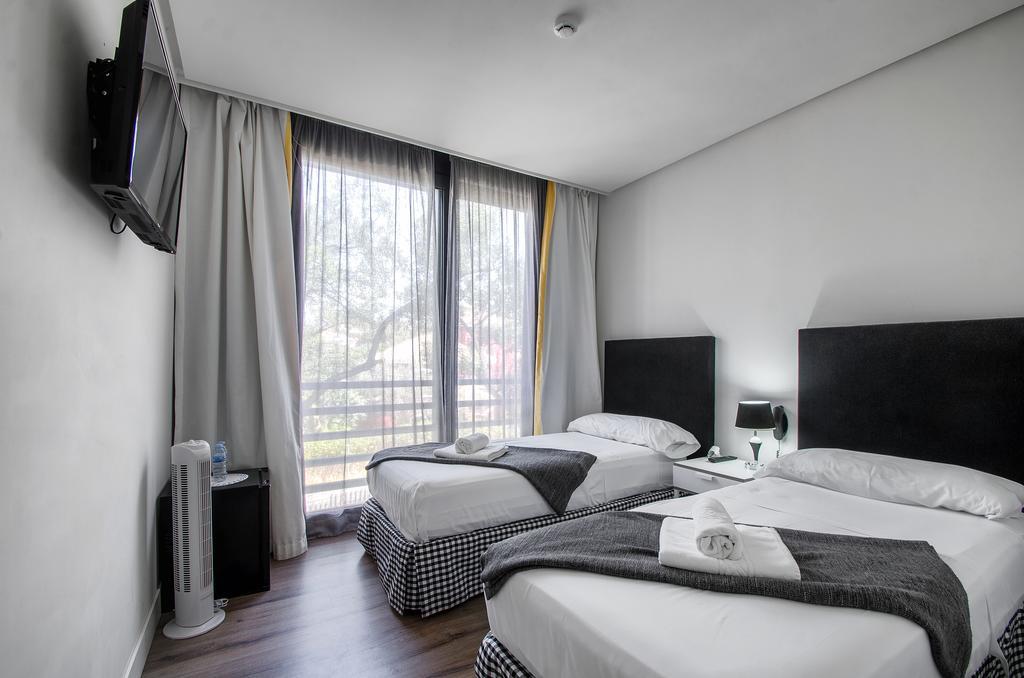 Royal Tennis Club Hotel *