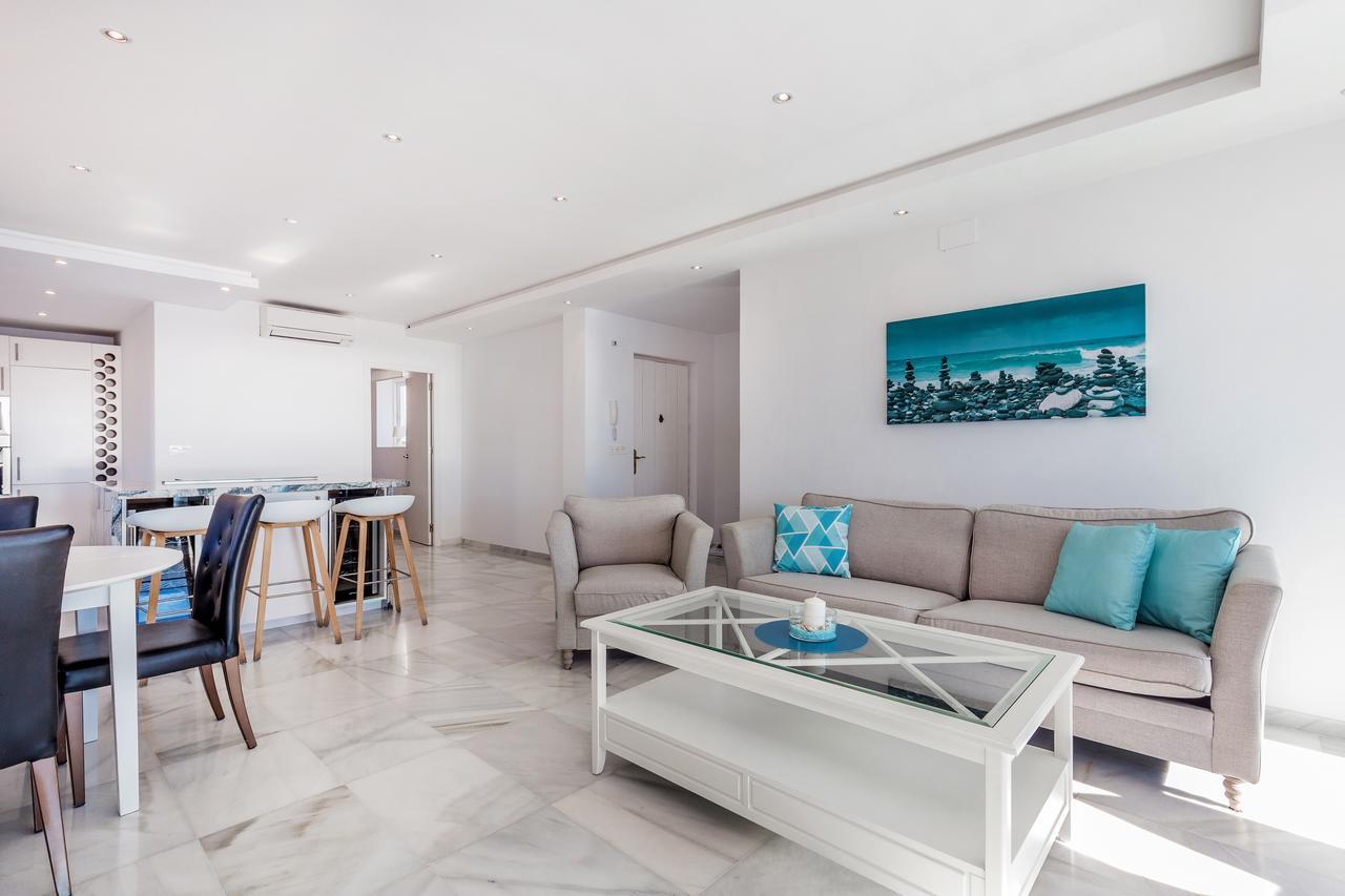 Apartment Front Line Penthouse Puerto Banus With Sea Views