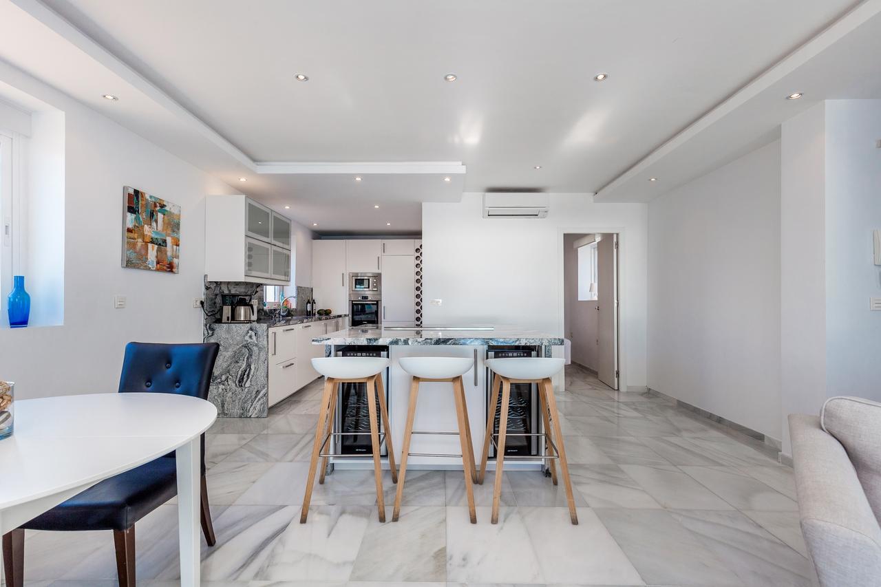 Front Line Penthouse Puerto Banus With Sea Views * Marbella