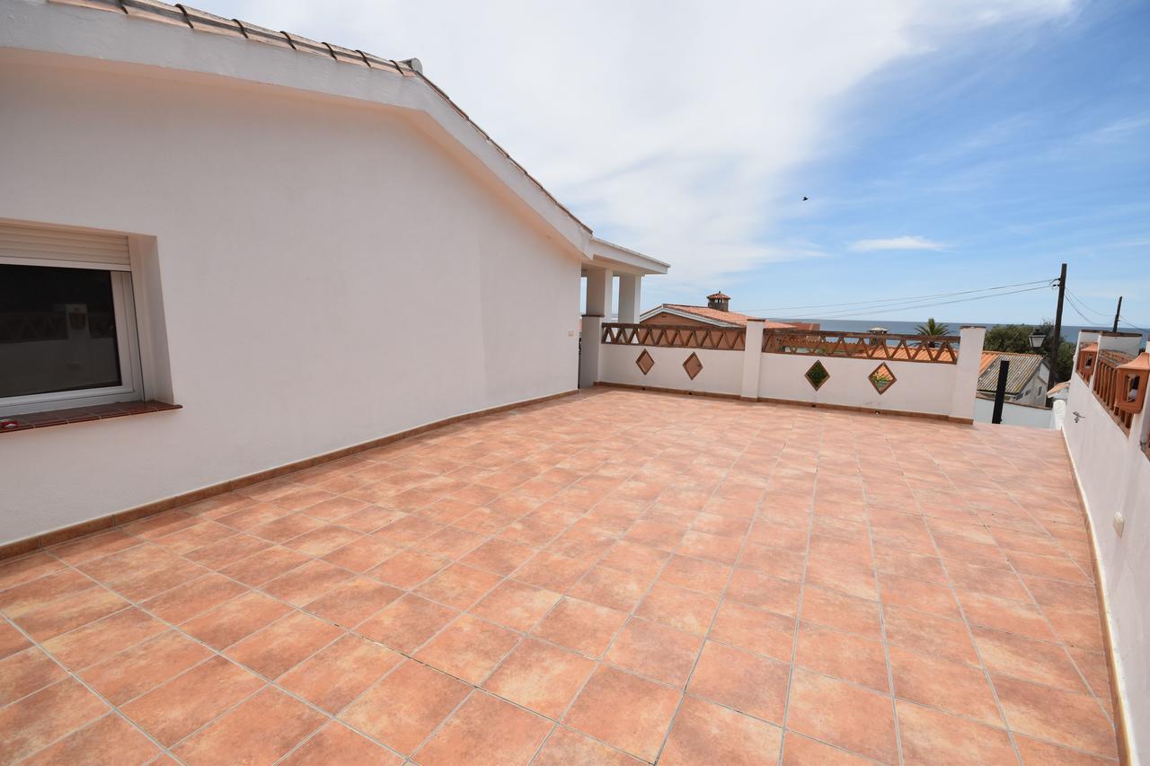 In The Second Line, Modern Beachfront In Costabella, Vakantiehuis